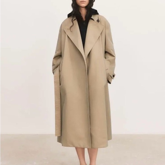 Uniqlo Jackets & Blazers - Uniqlo U *NWT* Elegant Tan Women's Trench Coat